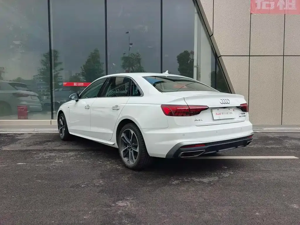Audi A4L 2023 из CN, фото 8