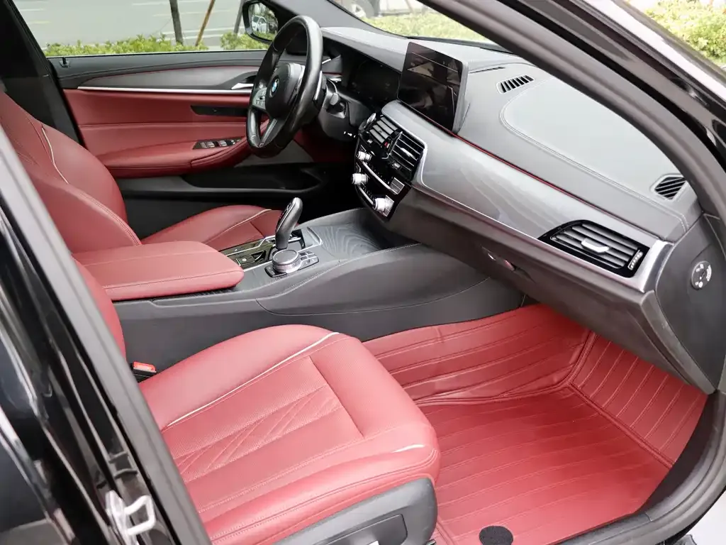 BMW 5 Series — фото 10