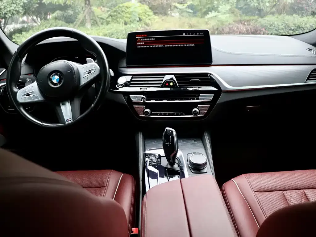 BMW 5 Series — фото 8