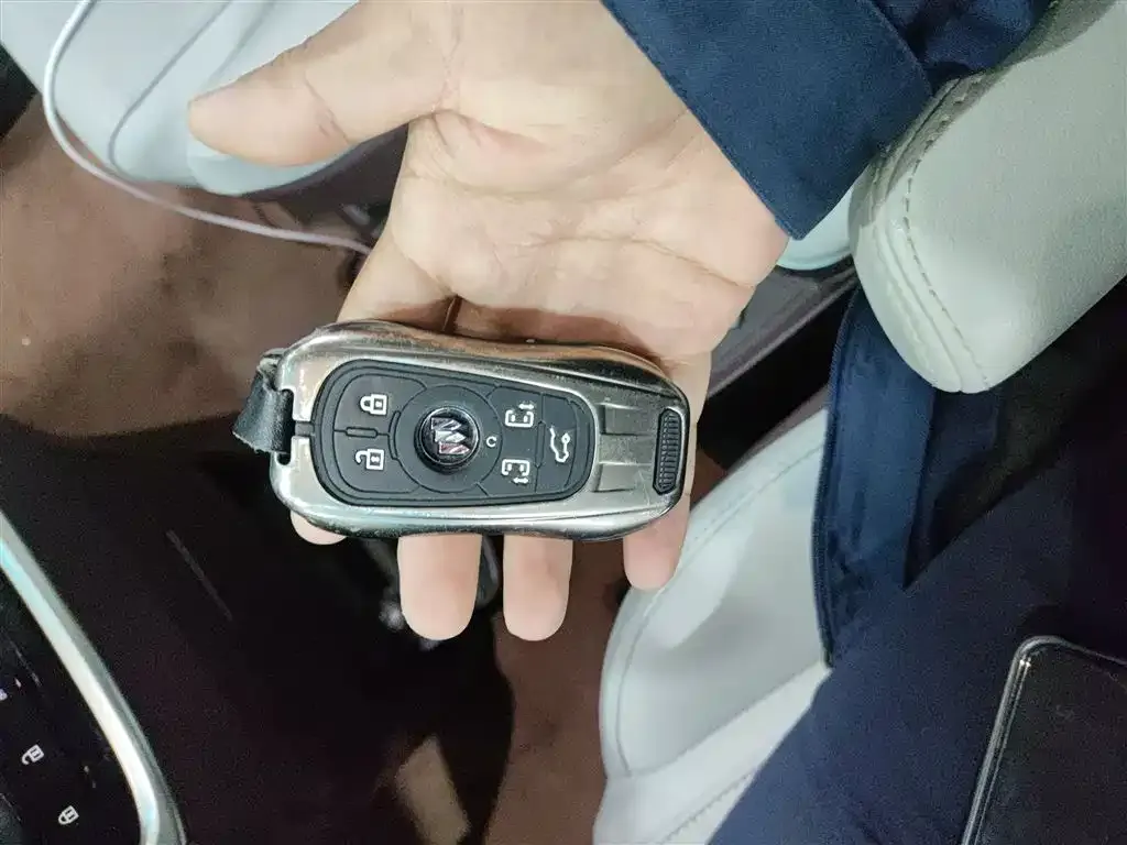 Buick GL8 2023 из CN, фото 9