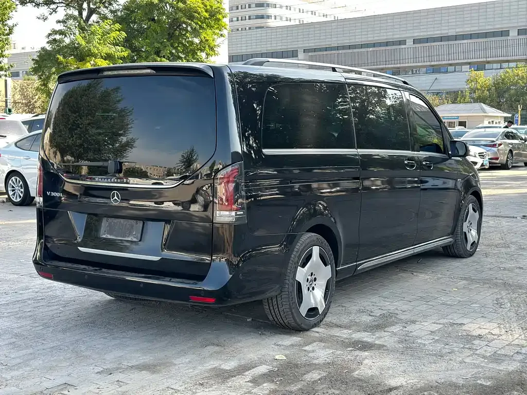 Mercedes-Benz V-Class 2025 из CN, фото 4