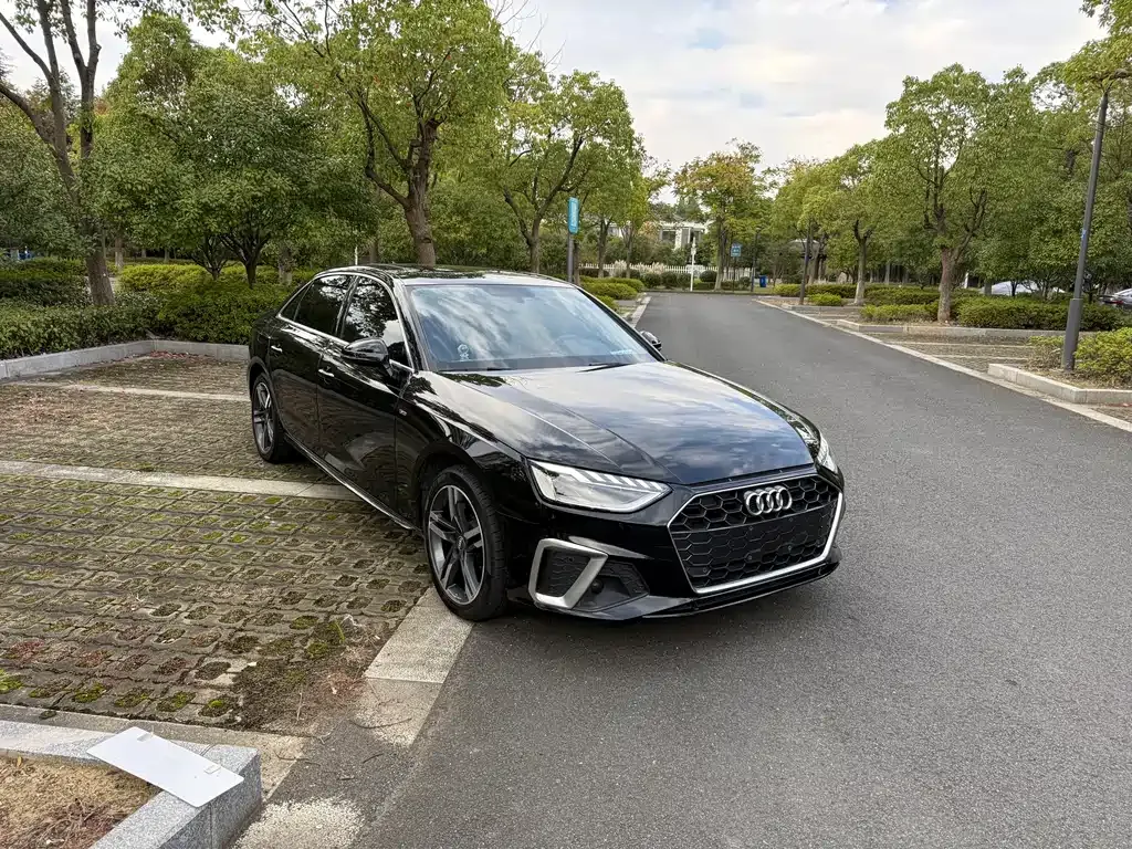 Audi A4L 2022 из CN, фото 3