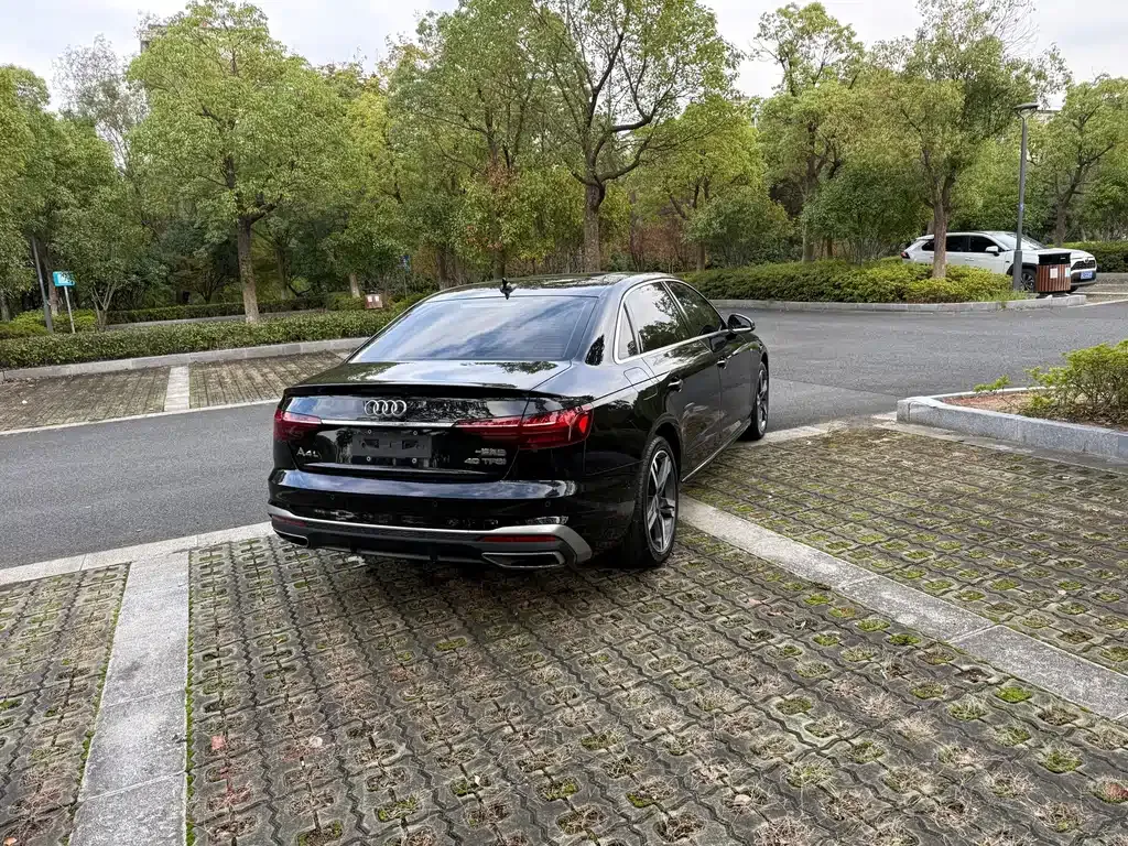 Audi A4L 2022 из CN, фото 7