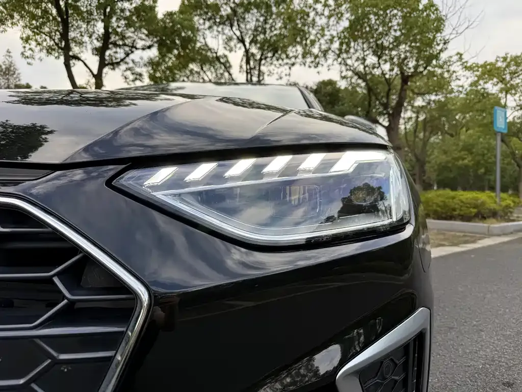 Audi A4L 2022 из CN, фото 8