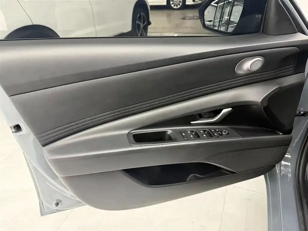 Hyundai Elantra 2022 из CN, фото 9