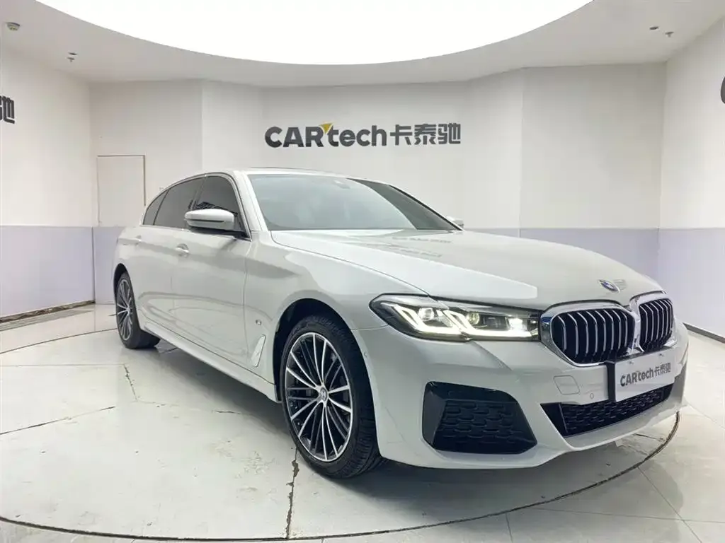 BMW 5 Series 2024 из CN, фото 2