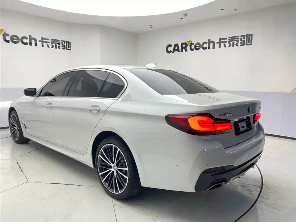 BMW 5 Series 2024 из CN, фото 7