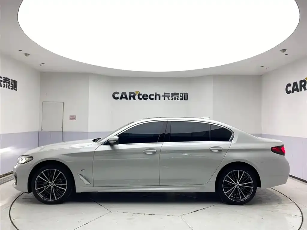 BMW 5 Series 2024 из CN, фото 8