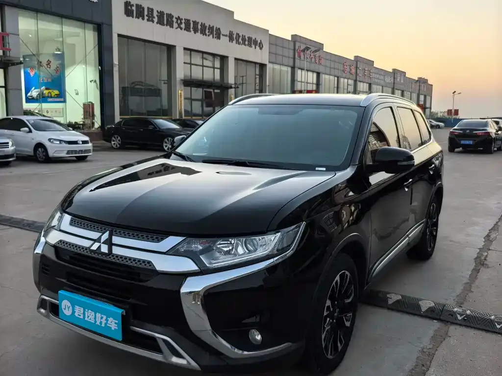 Mitsubishi Outlander 2021 из CN, фото 1