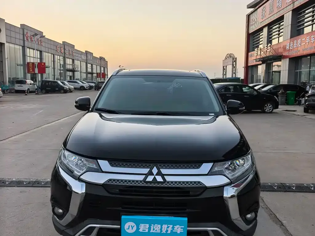 Mitsubishi Outlander 2021 из CN, фото 2