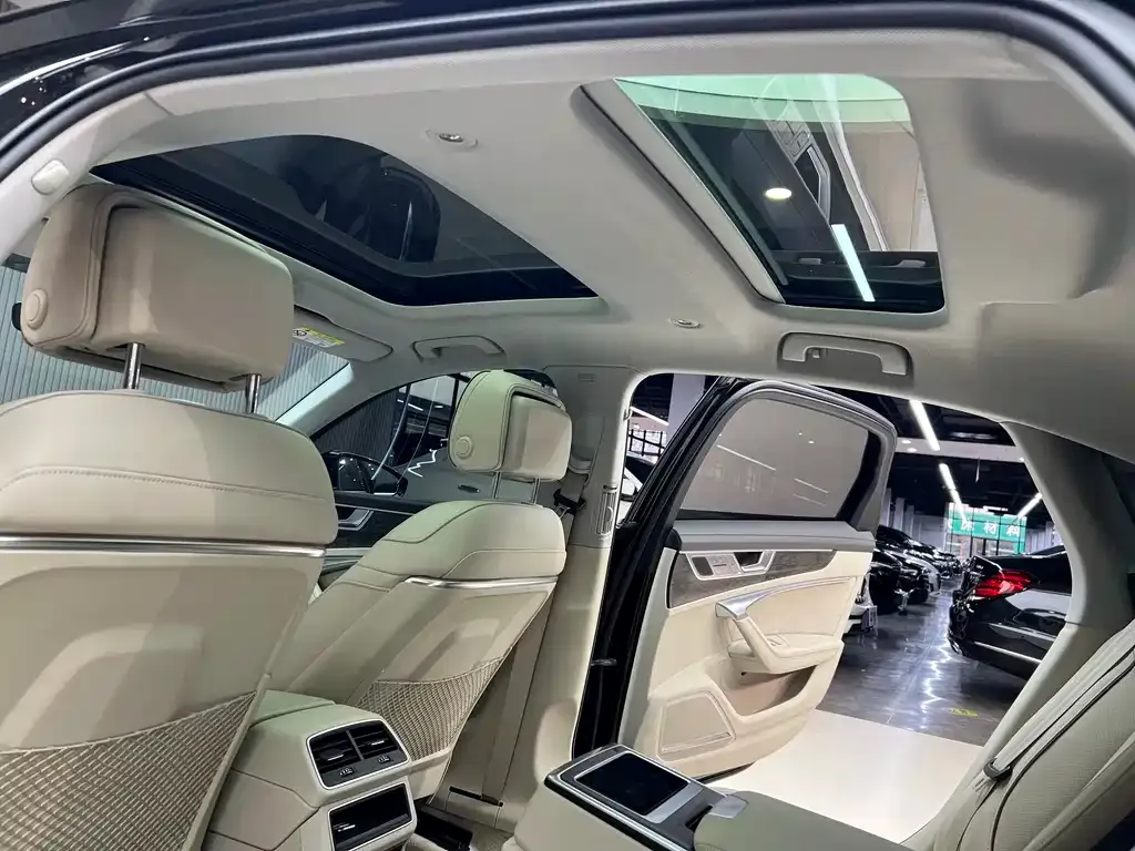 Audi A6L 2022 из CN, фото 8