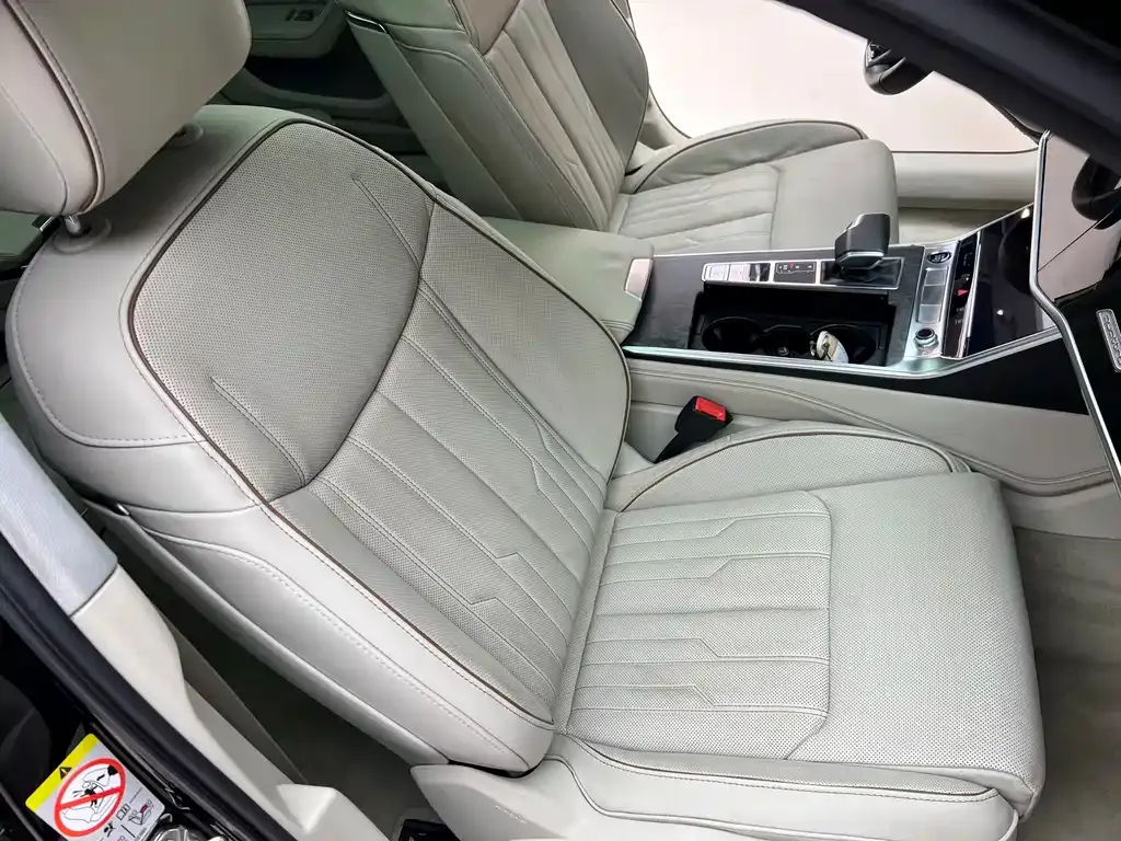 Audi A6L 2022 из CN, фото 9