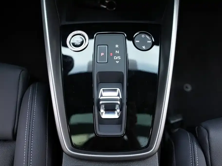 Audi A3 2023 из CN, фото 10