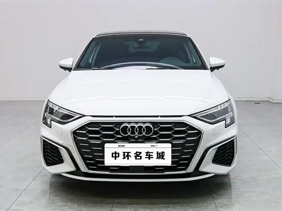 Audi A3 2023 из CN, фото 2