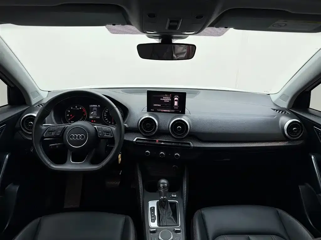 Audi Q2L 2023 из CN, фото 6