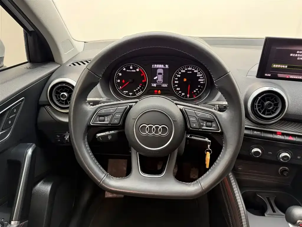 Audi Q2L 2023 из CN, фото 7