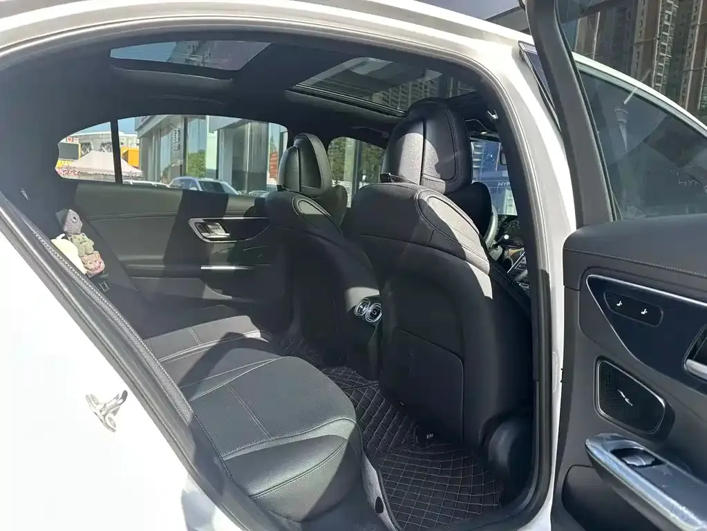 Mercedes-Benz C-Class 2023 из CN, фото 8