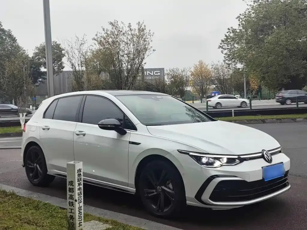 Volkswagen Golf 2021 из CN, фото 2