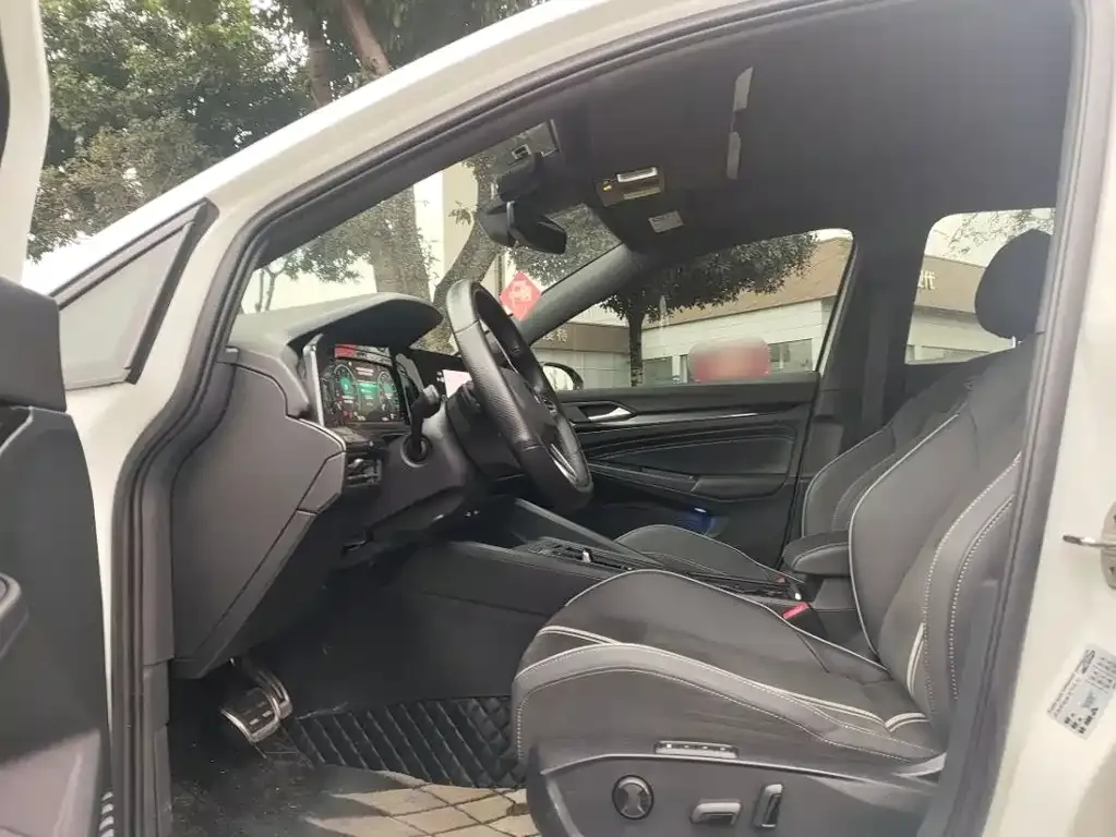 Volkswagen Golf 2021 из CN, фото 7