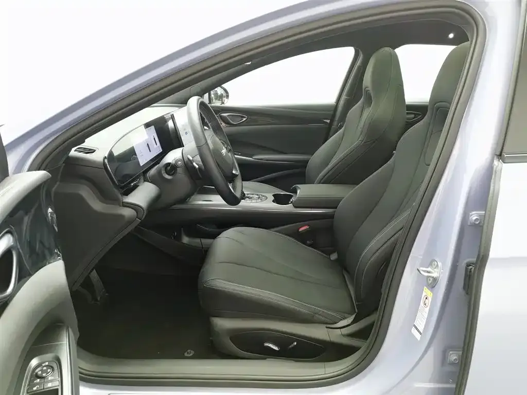BYD Seal — фото 10