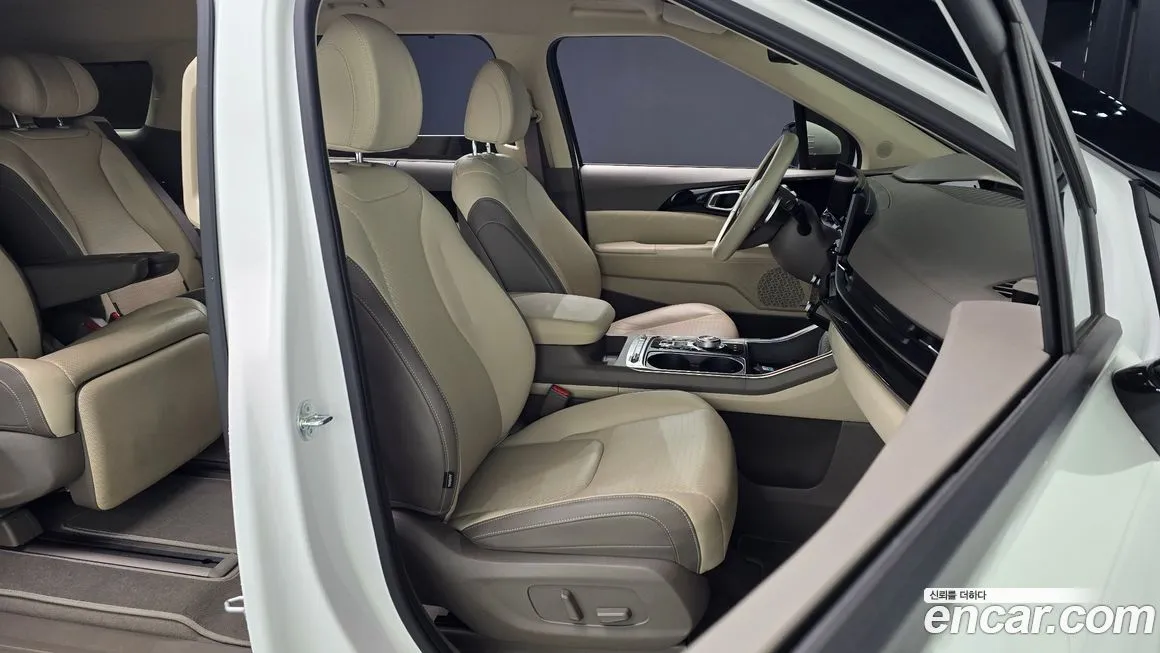 Kia Carnival — фото 10
