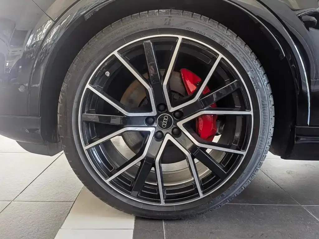 Audi Q7 2025 из CN, фото 5