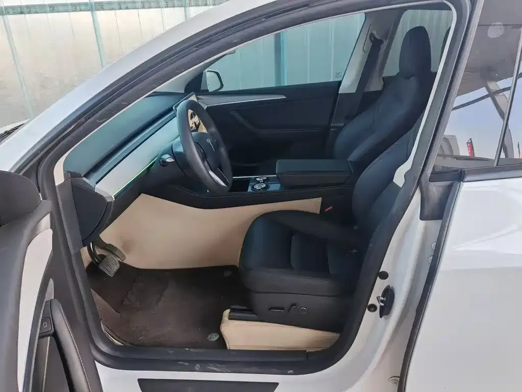 Tesla Model Y 2024 из CN, фото 2