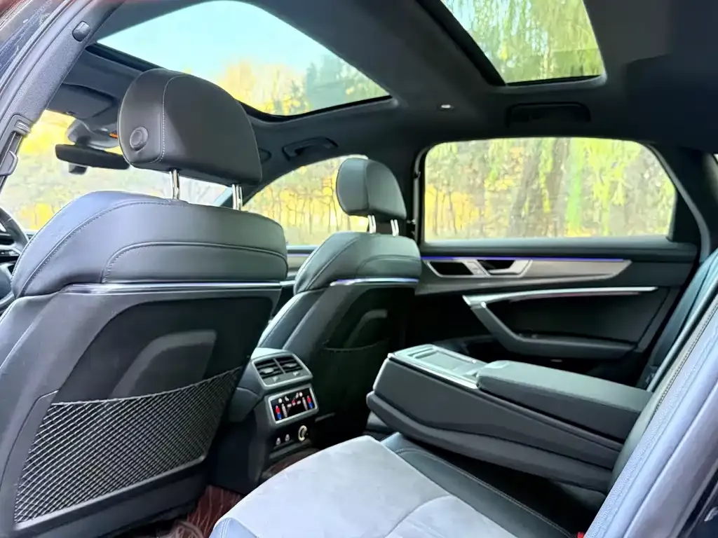 Audi A6L 2023 из CN, фото 6