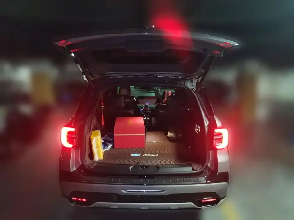 Ford Explorer 2023 из CN, фото 10