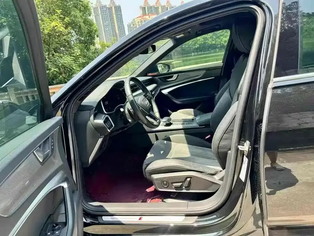 Audi A6L 2021 из CN, фото 4