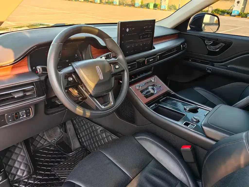 Lincoln Aviator — фото 10