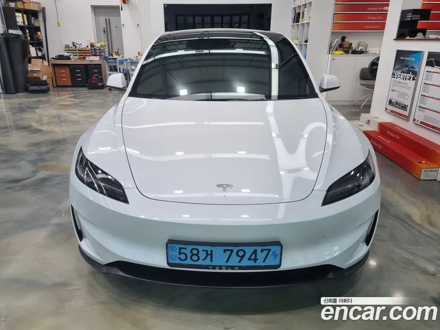 Tesla Model 3 2024 из KR, фото 2