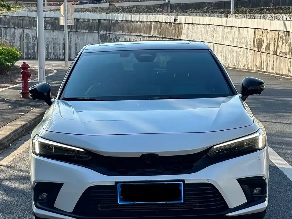 Honda Civic 2024 из CN, фото 2