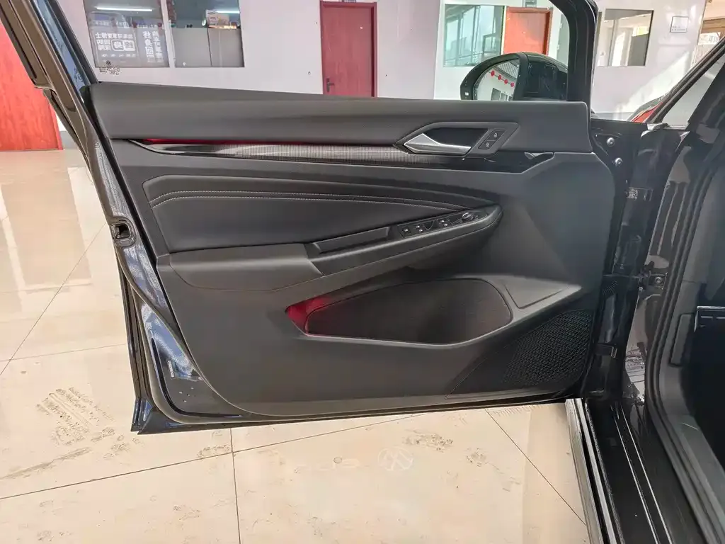 Volkswagen Golf 2021 из CN, фото 7