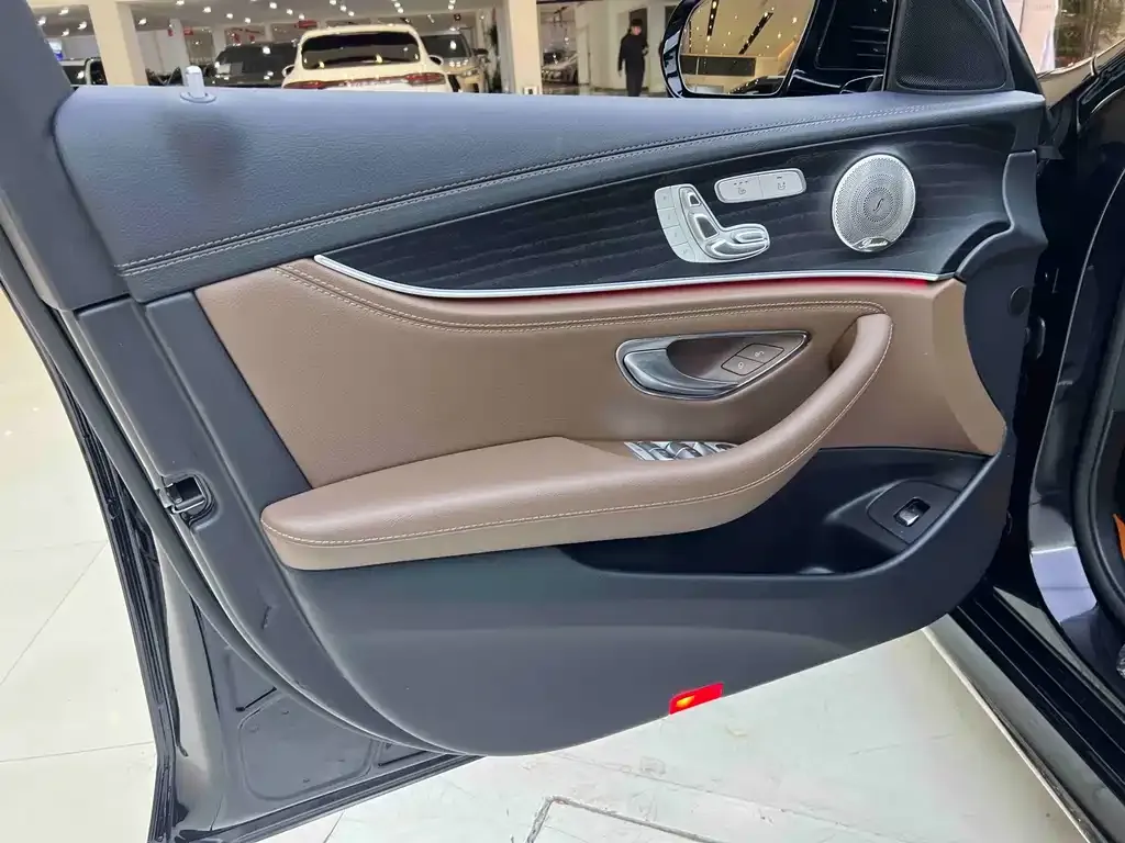 Mercedes-Benz E-Class 2023 из CN, фото 8