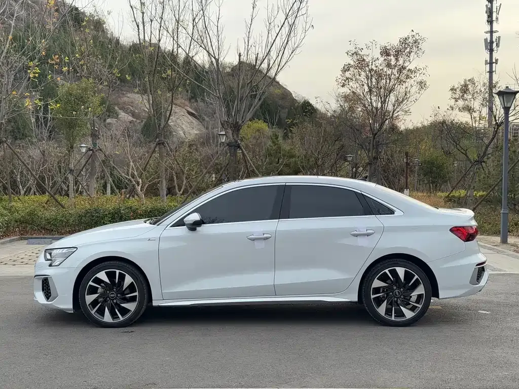 Audi A3 2022 из CN, фото 4