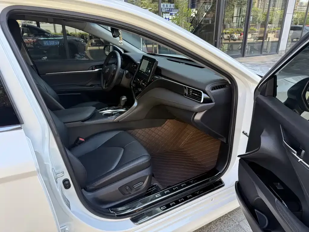 Toyota Camry 2021 из CN, фото 10