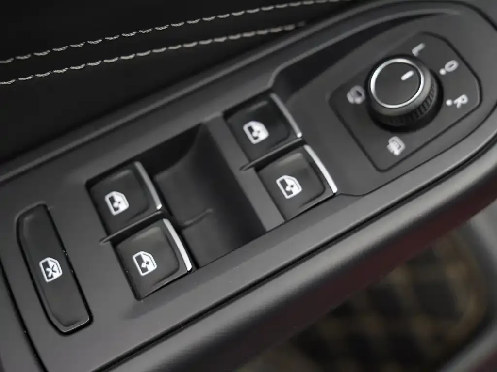 Volkswagen Golf 2022 из CN, фото 10