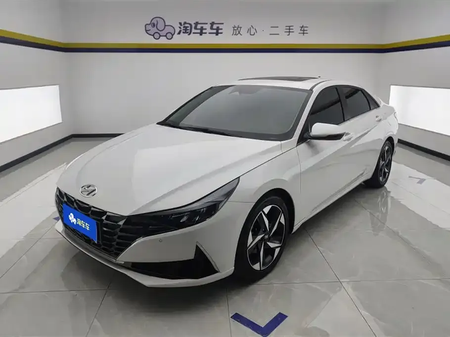 Hyundai Elantra 2023 из CN, фото 1
