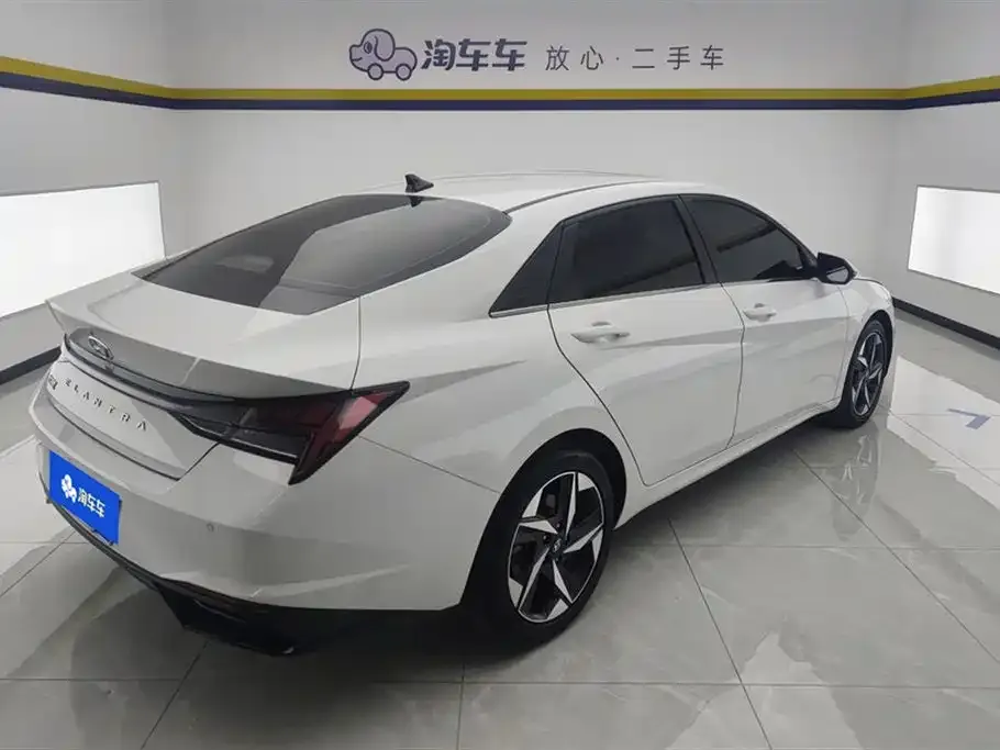 Hyundai Elantra 2023 из CN, фото 3