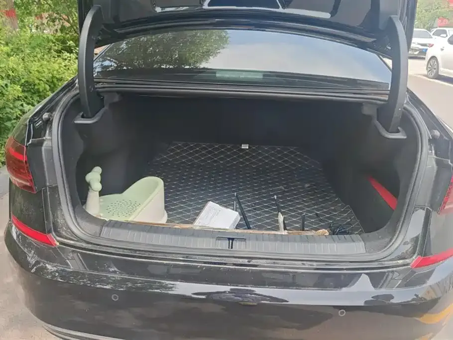 Volkswagen Passat 2023 из CN, фото 4