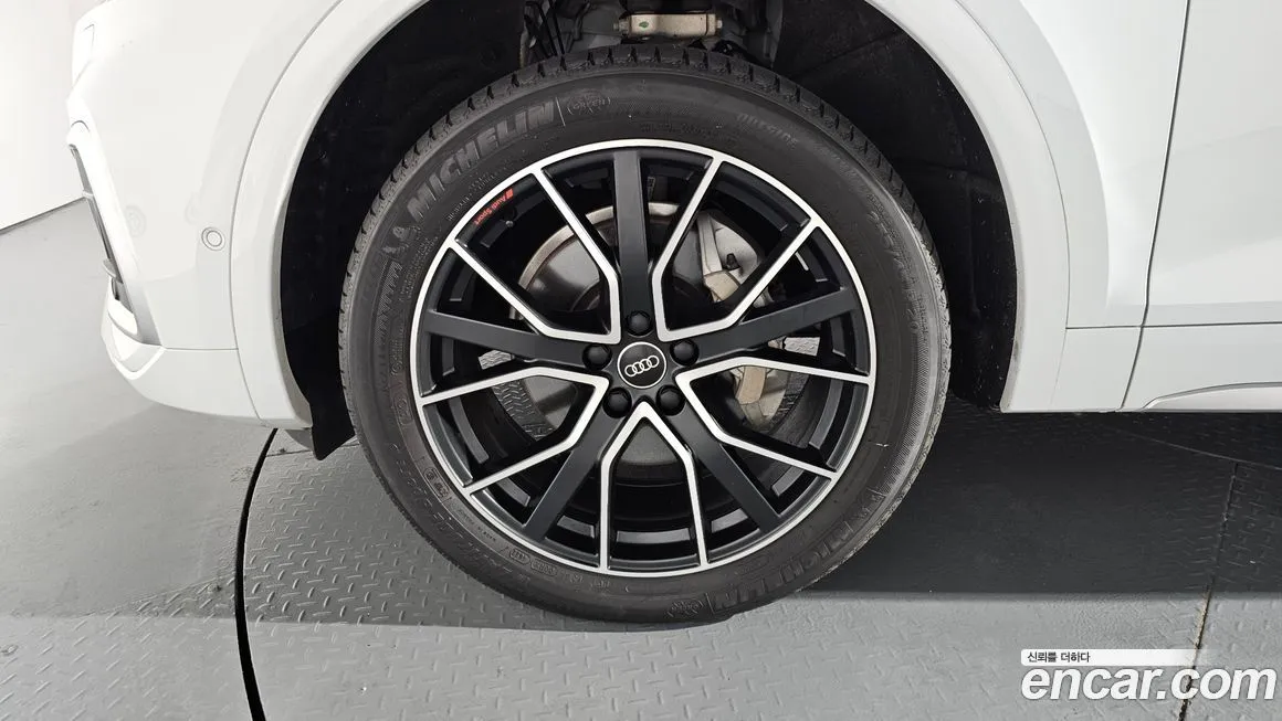 Audi Q5 2023 из KR, фото 5