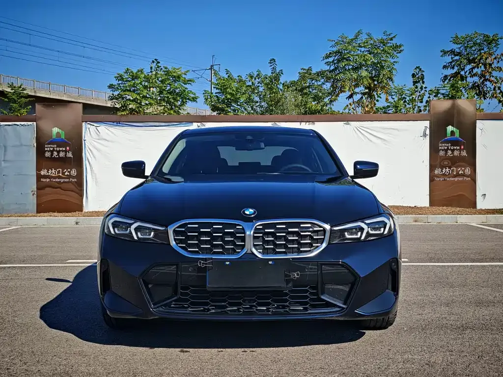 BMW 3 Series 2023 из CN, фото 2