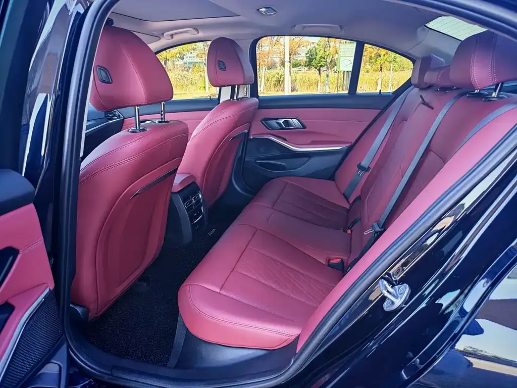 BMW 3 Series 2023 из CN, фото 9