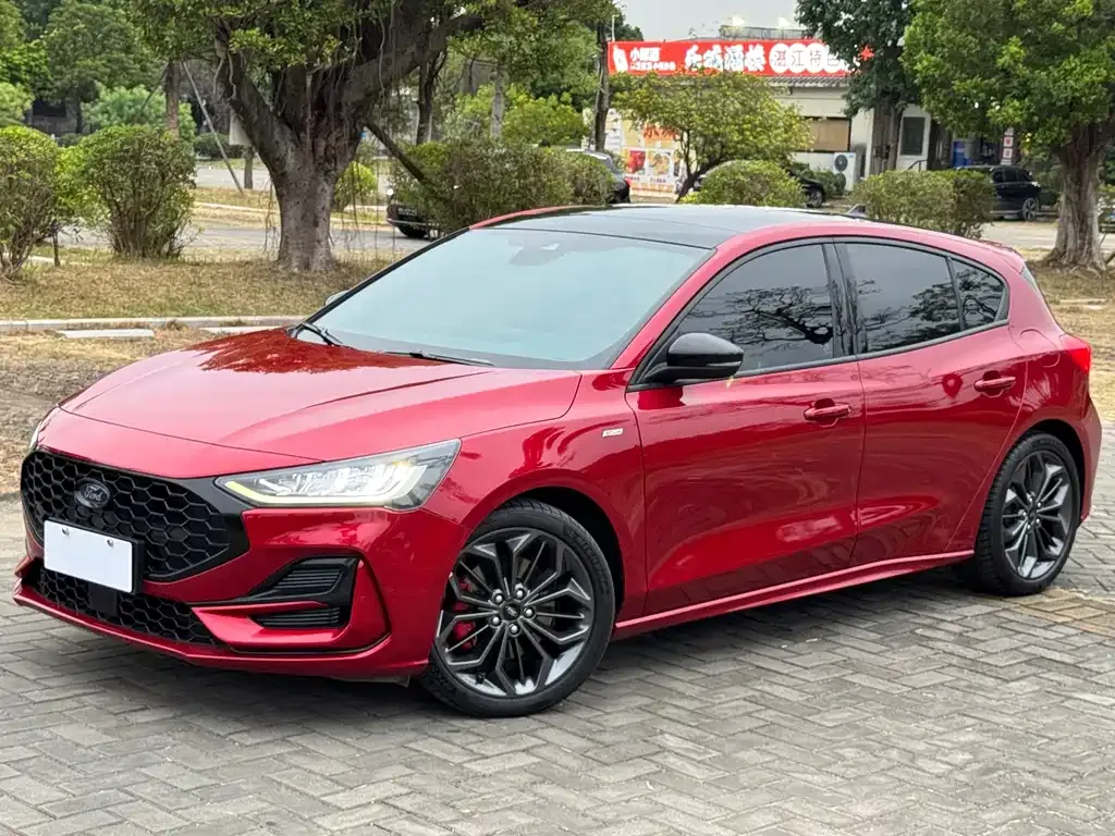 Ford Focus 2022 из CN, фото 1