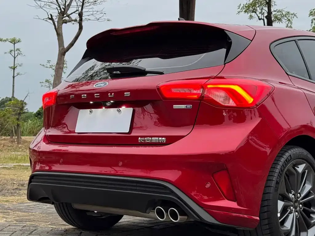 Ford Focus 2022 из CN, фото 3