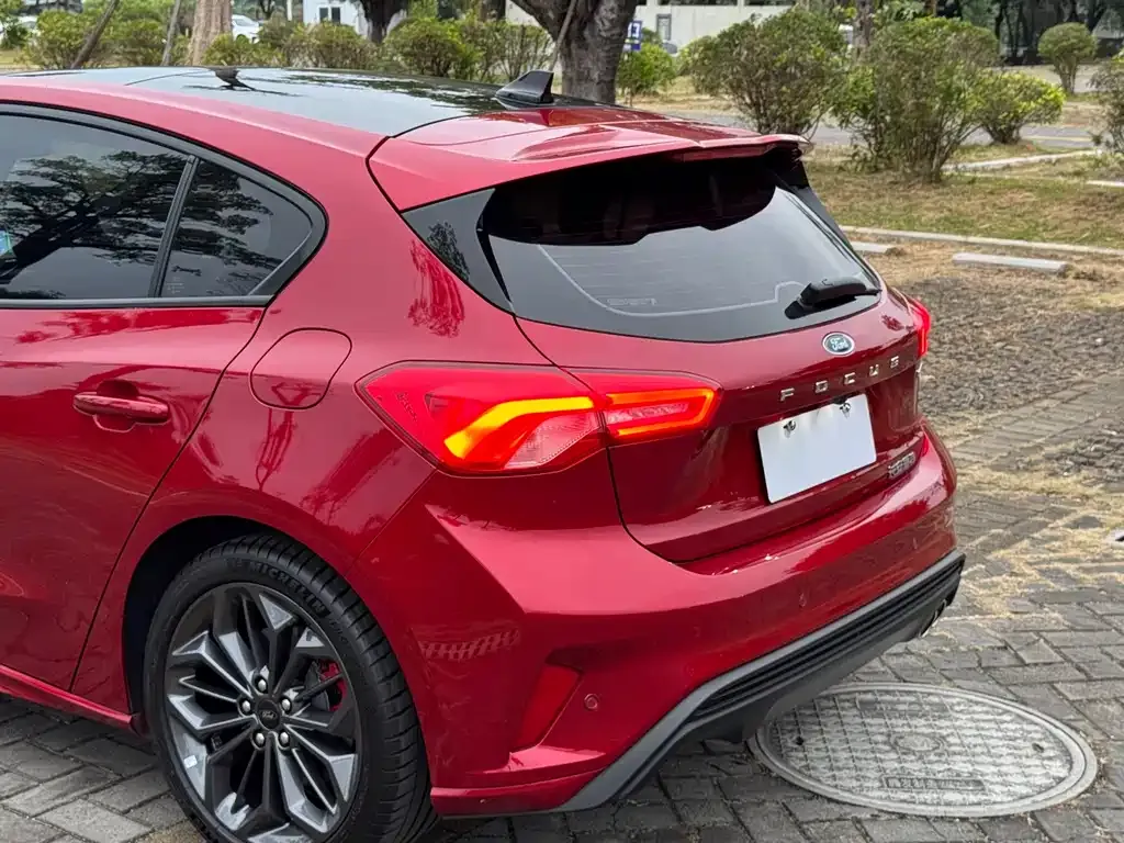 Ford Focus 2022 из CN, фото 4