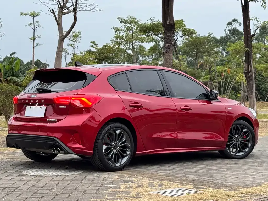 Ford Focus 2022 из CN, фото 5
