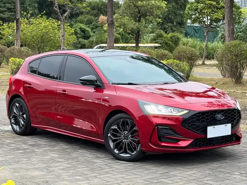 Ford Focus 2022 из CN, фото 6