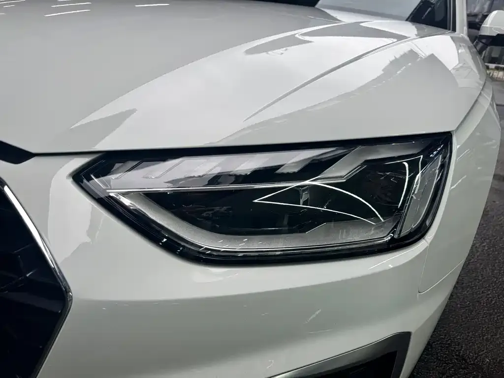 Audi A4L 2021 из CN, фото 4